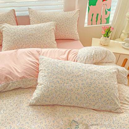 Floral Printed Bedding Set – Duvet Cover with Flat Sheet & Pillowcases
