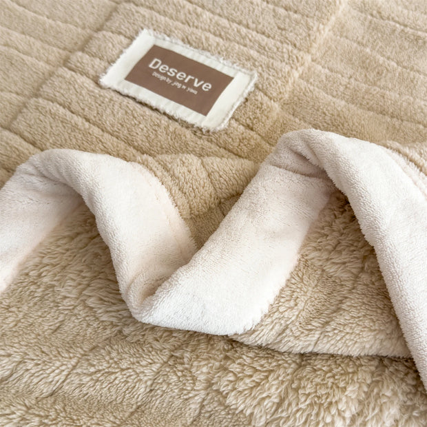 Double-sided Velvet Blanket and Pillowcase Set | Super Soft, Warm and Comfortable.