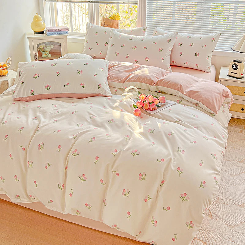 Floral Printed Bedding Set – Duvet Cover with Flat Sheet & Pillowcases