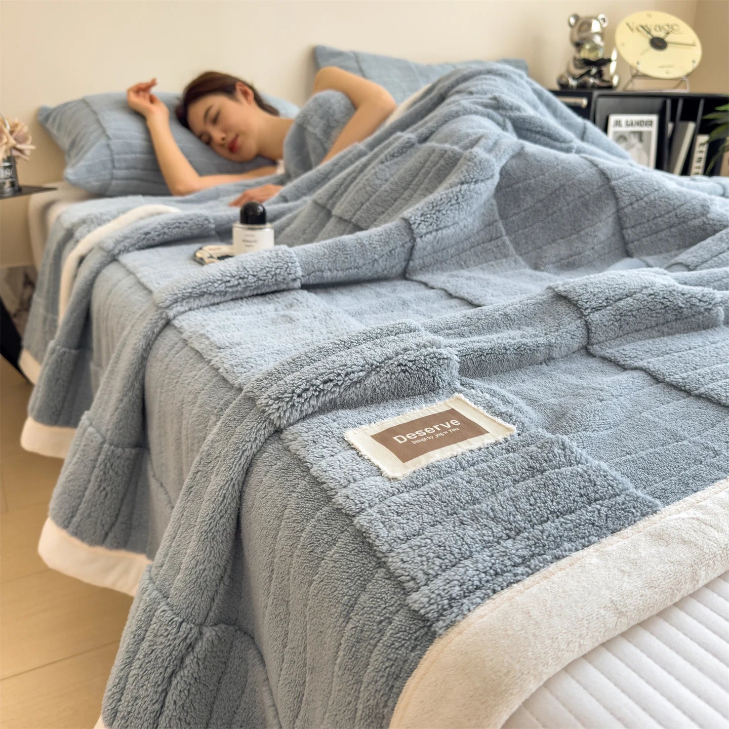 Ultra-Soft Velvet Blanket