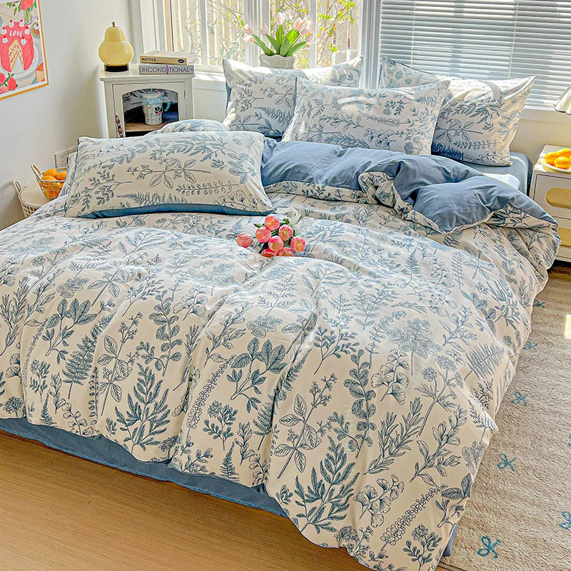 Floral Printed Bedding Set – Duvet Cover with Flat Sheet & Pillowcases