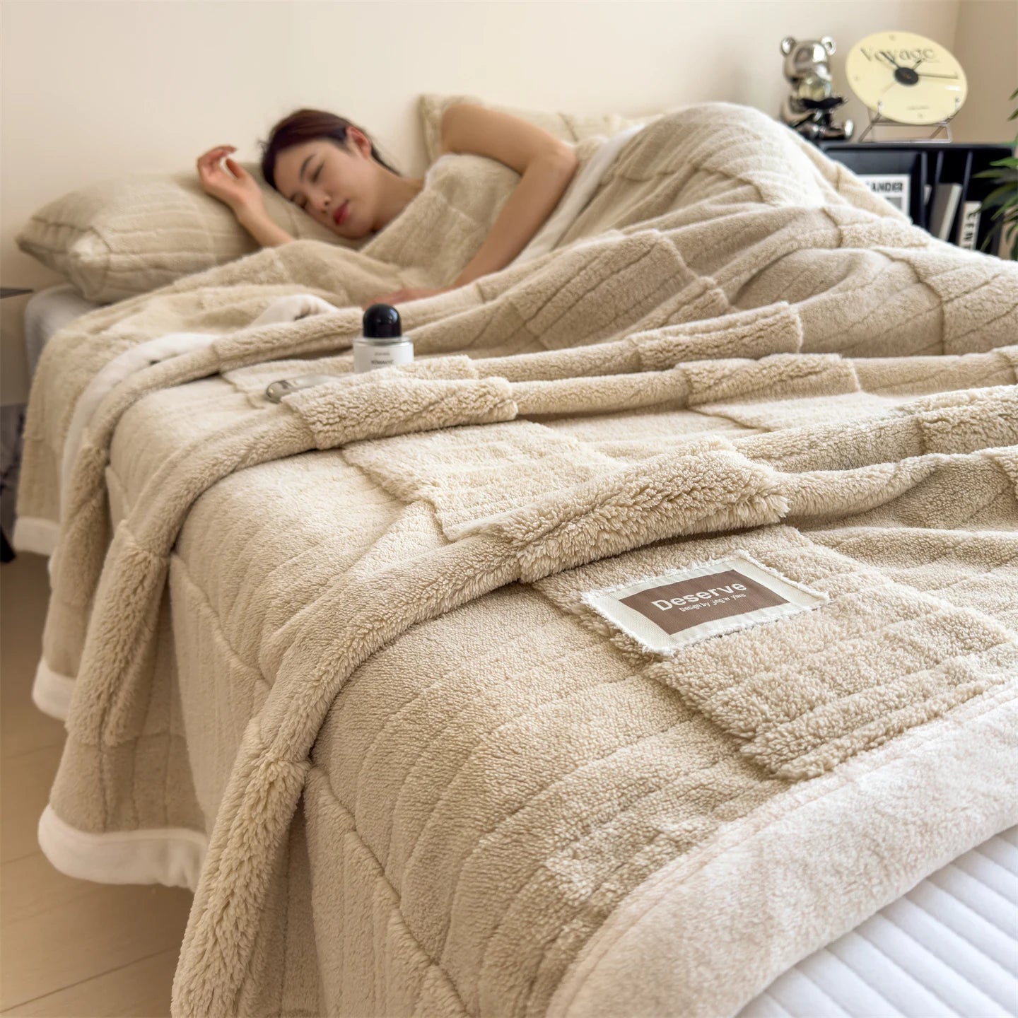 Ultra-Soft Velvet Blanket