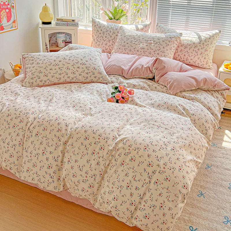 Floral Printed Bedding Set – Duvet Cover with Flat Sheet & Pillowcases