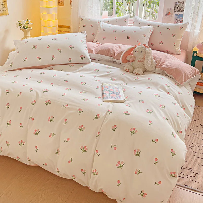 Floral Printed Bedding Set – Duvet Cover with Flat Sheet & Pillowcases
